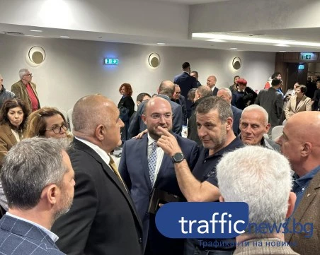 ПИМК между две течения: Овации за Радев, протести и уволнение на чиновници пред Борисов