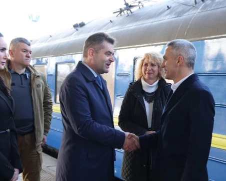 Премиерът и министри отидоха на посещение в Украйна