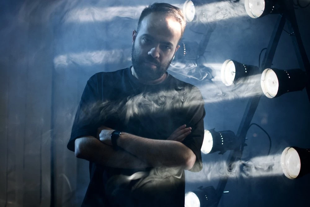 Крис Шарков: Човек има нужда да се оттласне от бариерата на посредствеността