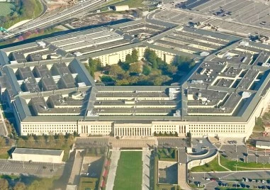 Financial Times: Брокер на шефа на Пентагона искал да инвестира в отбранителния сектор преди атаката на САЩ срещу Иран