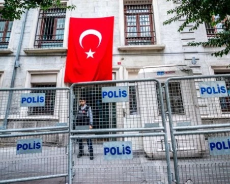 Арестуваха кмета на Бурса по обвинения в корупция и създаване на ОПГ