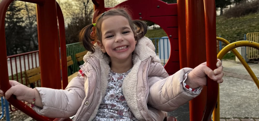 Да подкрепим 6-годишната Силвия в борбата ѝ с ДЦП: Всяка малка крачка е победа