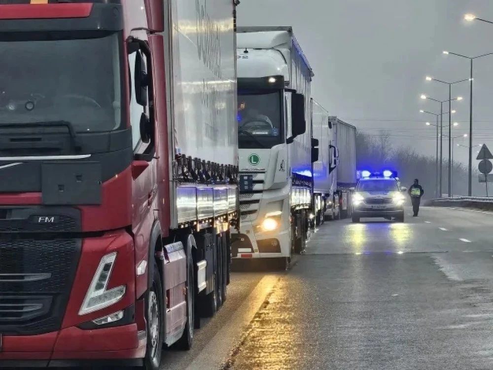 От утре превозвачите на тирове са задължени да носят ТАГ устройства, за да влязат в Сърбия