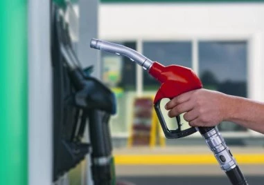 За 1 месец: Колко поскъпнаха горивата у нас?