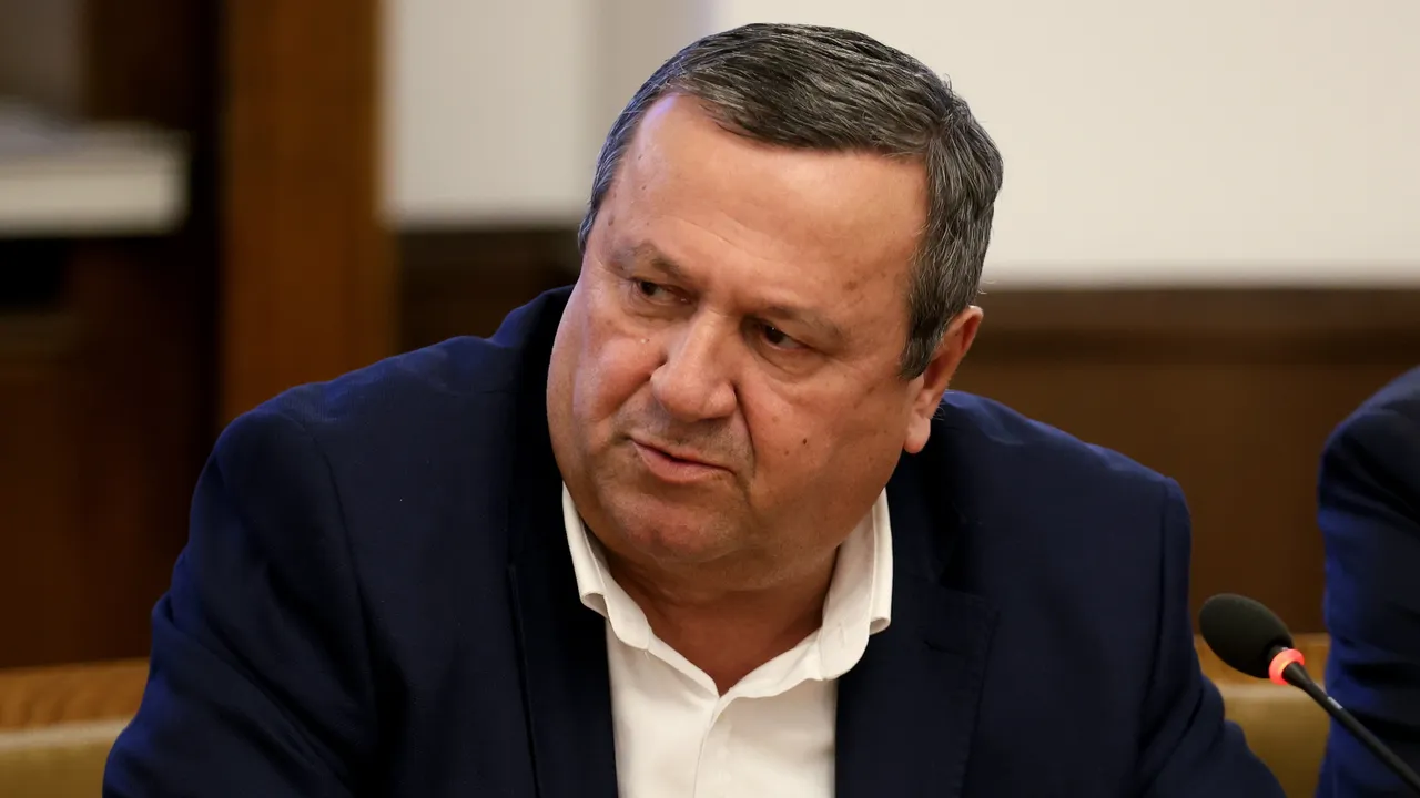 Разкриват места за 15 хил. безработни и хора над 55 г., които имат нужда от стаж за пенсия