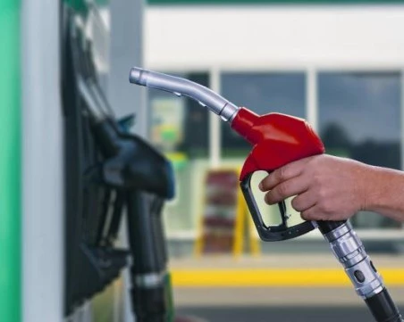 За 1 месец: Колко поскъпнаха горивата у нас?