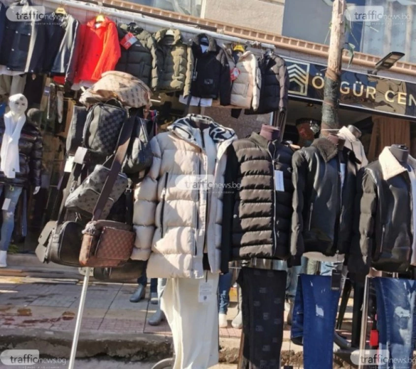 Иззеха близо 30 000 „маркови