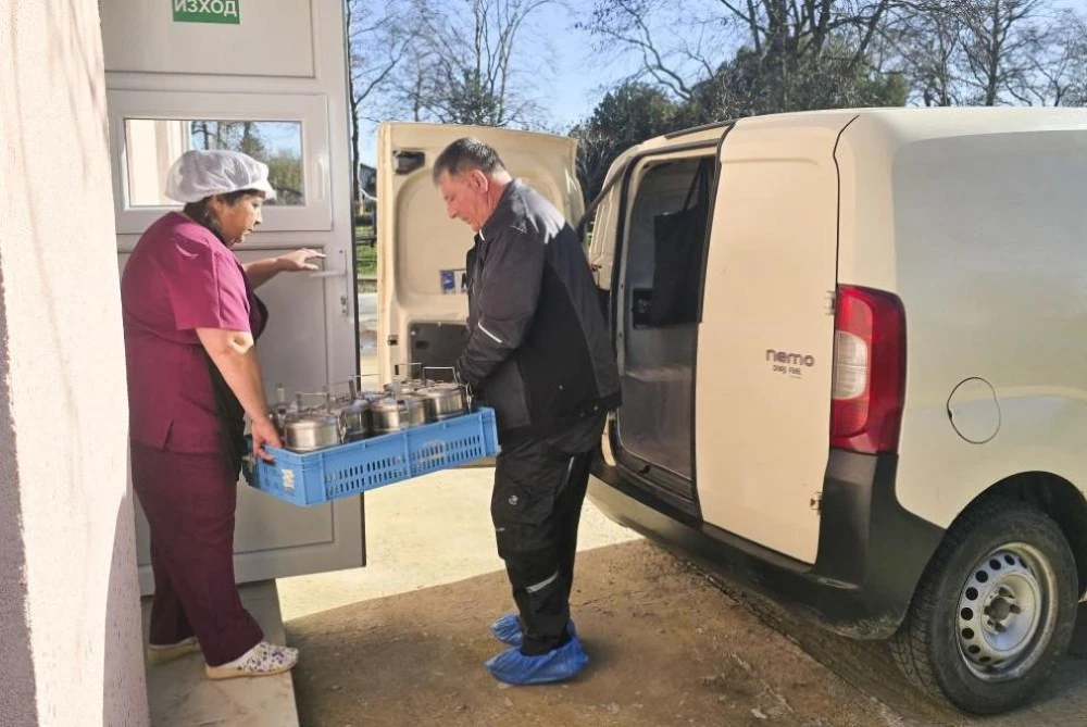 Одобриха над 1,2 млн. евро за общините за подобряване на услугата „Домашен социален патронаж