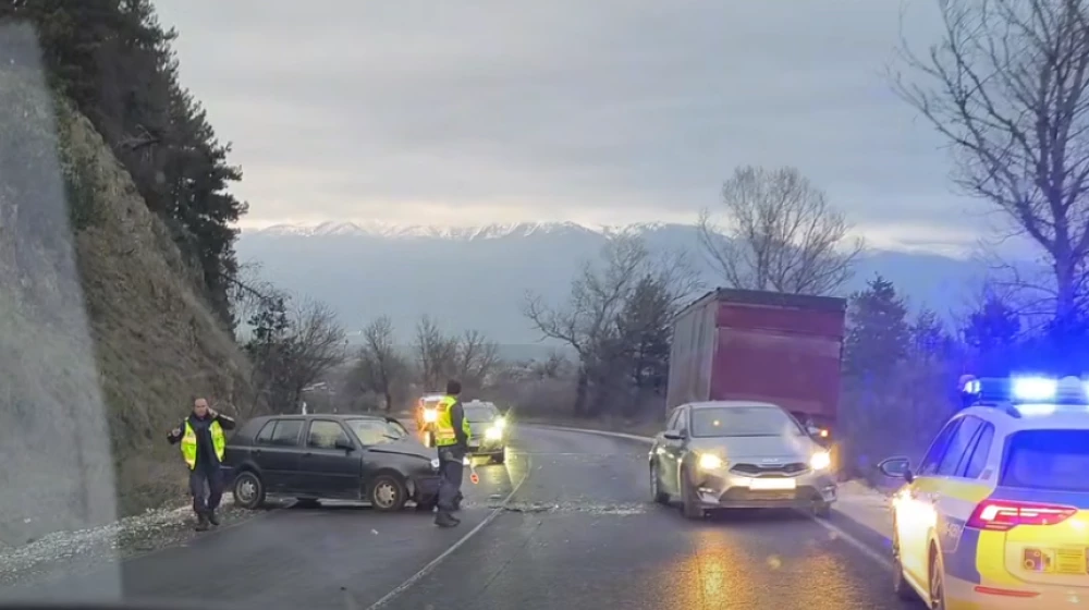 85-годишен шофьор е с опасност за живота след тежката катастрофа на пътя Пловдив – Карлово