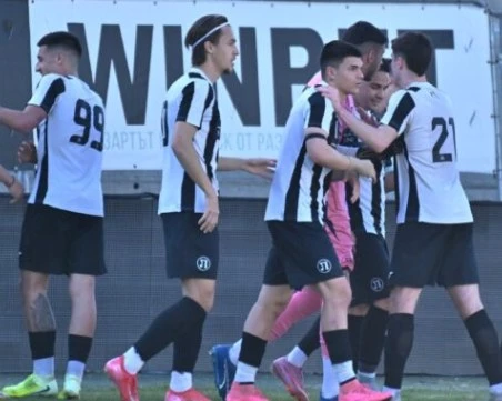 Дубълът на Локо се справи с Асеновец