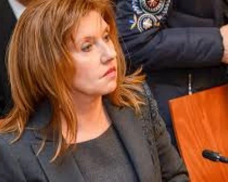 Етичната комисия към Прокурорската колегия се самосезира заради Емилия Русинова