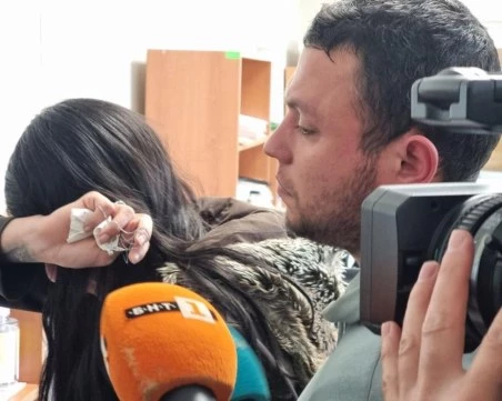 Родителите на детето, висяло през 8-ия етаж в Ямбол: Ще се борим за децата ни