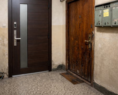 Съседски скандали: Смяна на входна врата в пловдивска кооперация стигна до съд