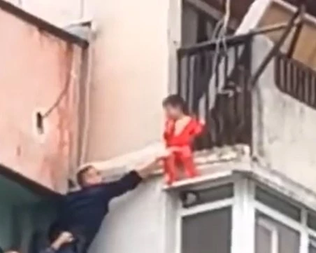 Търсят вариант двете деца от Ямбол да бъдат настанени в едно приемно семейство