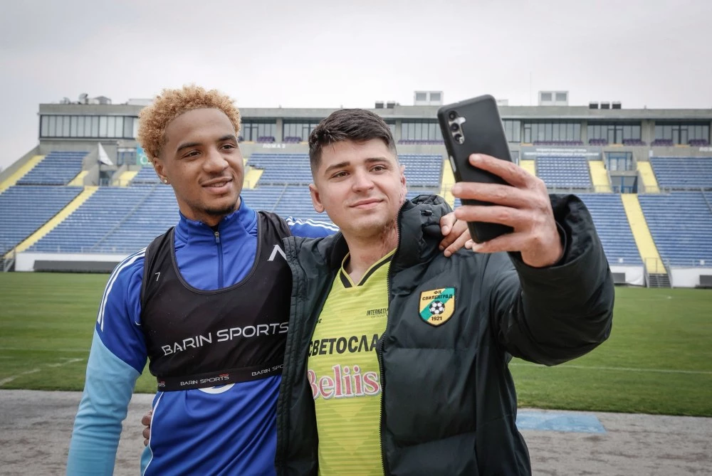 Левски помага на футболен треньор, който пострада при пожарите в Сакар