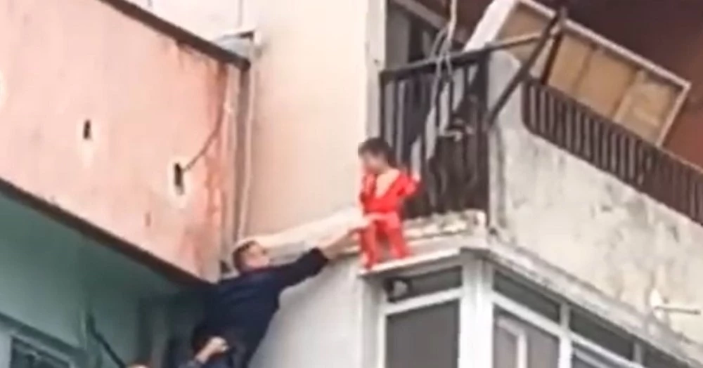 Търсят вариант двете деца от Ямбол да бъдат настанени в едно приемно семейство