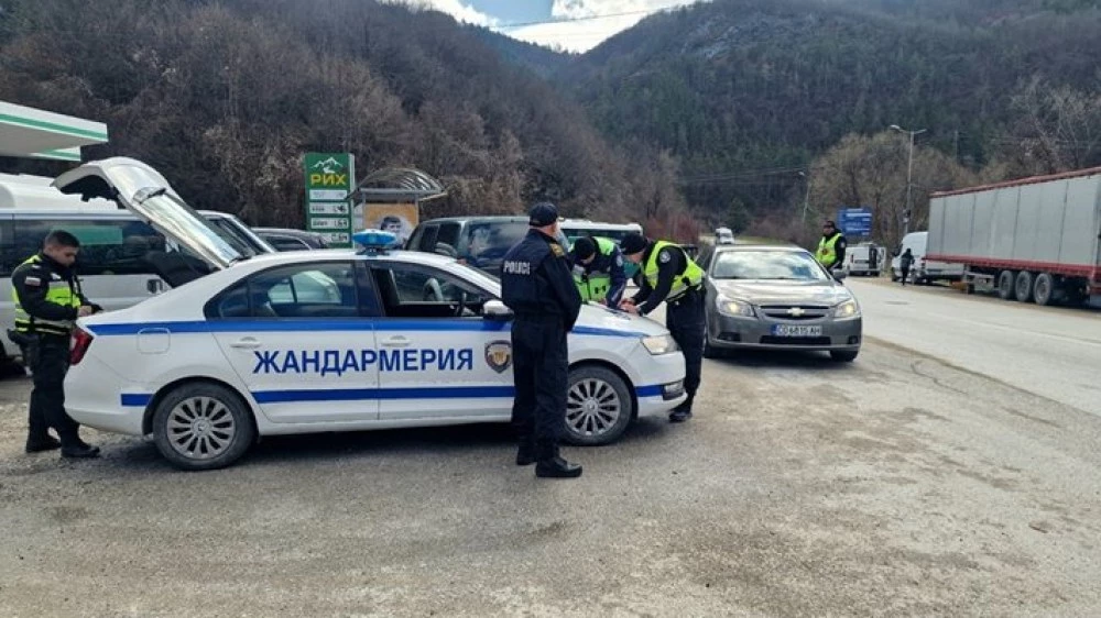 Трима са арестувани заради изборите при полицейска акция в Смолянско