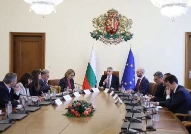 Кабинетът: Без рязък скок на цените въпреки напрежението в Близкия изток