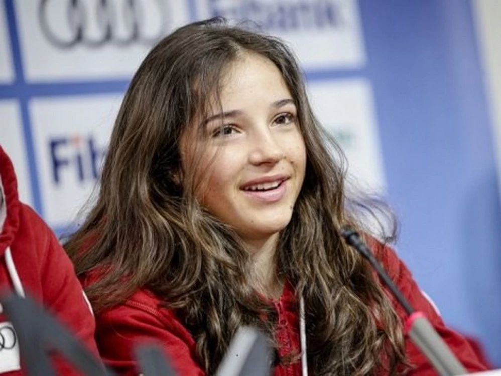 Малена Замфирова ще продължи възстановяването си в България