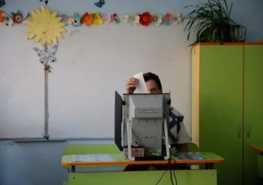 Върховните магистрати отхвърлиха жалби срещу решението на ЦИК за секциите в чужбина