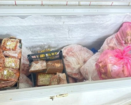 БАБХ запечата съмнителна кланица в Димитровградско, стоките са без произход и срок на годност