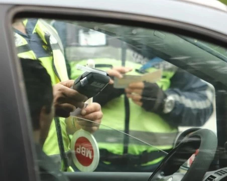Полицията спипа пиян шофьор в Хисаря