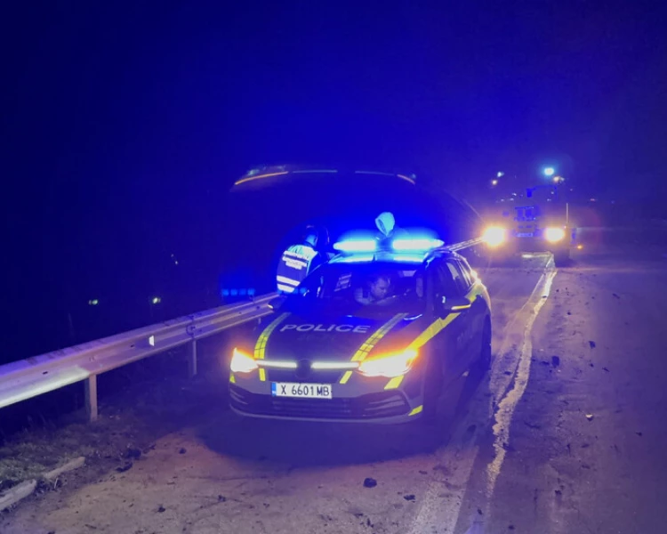 Мъж загина, след като бе ударен от камион на АМ „Марица