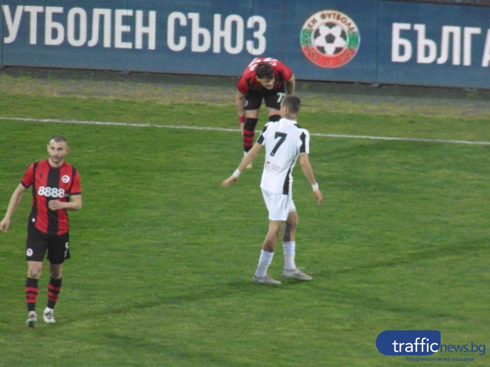 Локо Пловдив взе железничарското дерби и влезе в топ 8