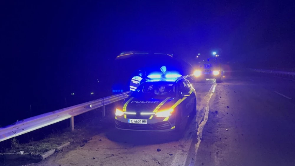 Мъж загина, след като бе ударен от камион на АМ „Марица