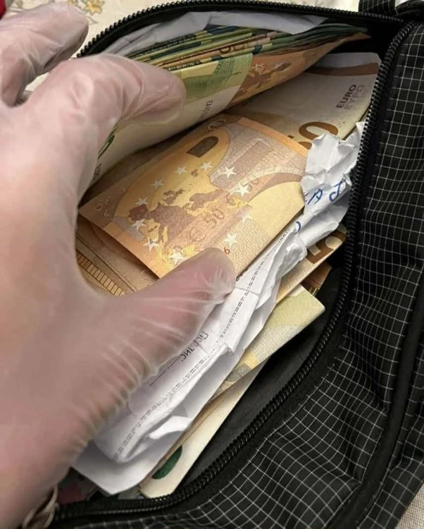 Списъци с имена и близо 11 000 евро са открити при акция в „Столипиново