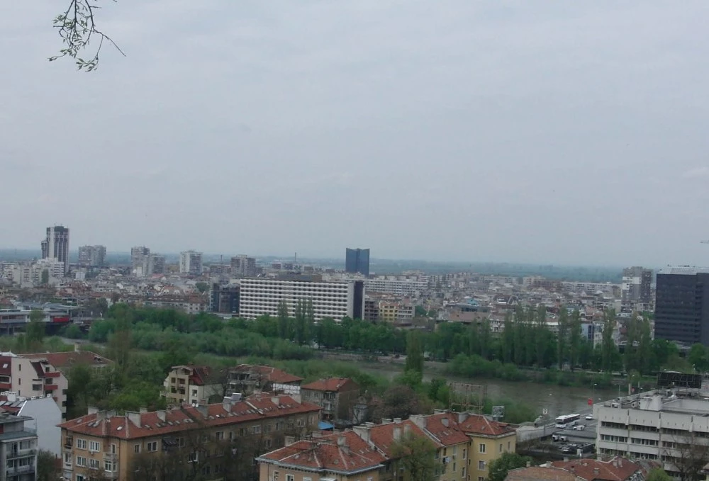 Втори ден без вода по високите етажи в Пловдив: ВиК продължава работа по мащабната авария