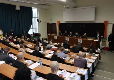 410 кандидати се явиха на изпита за младши следователи