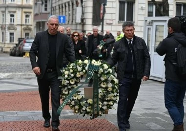 България се прощава с този фантастичен, този невероятен Боби Михайлов СНИМКИ