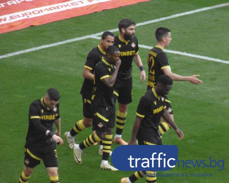 Ботев разгроми Спартак Варна и влезе в топ 8