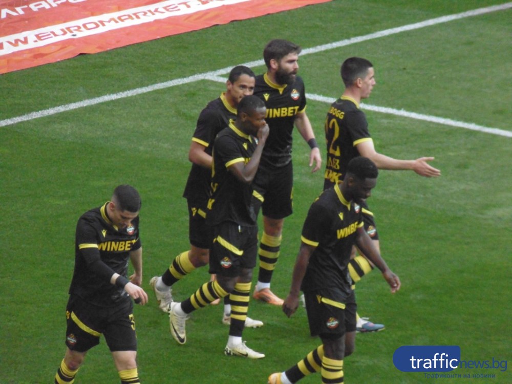 Ботев разгроми Спартак Варна и влезе в топ 8