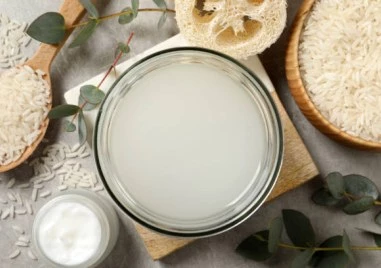 Оризова вода: Натуралната тайна за красива кожа и здрава коса