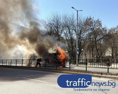 Шофьорът на пламналия градски автобус в Пловдив: Изведнъж се запали, не зная как