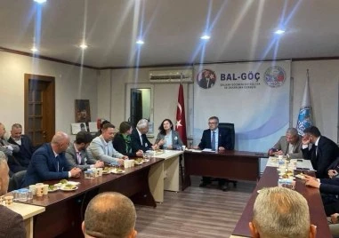 Костадин Костадинов: Демерджиев с турски агенти в Турция, българското знаме липсва