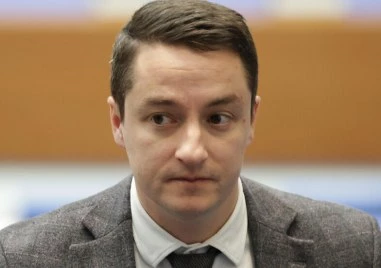 Отнеха книжката на Явор Божанков