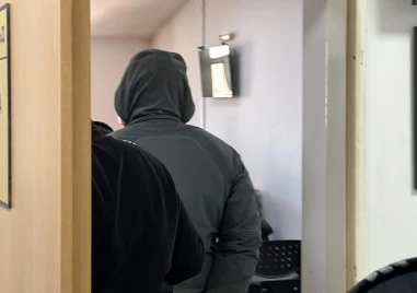 Прокуратурата иска постоянен арест за полицая, задържан за детска порнография