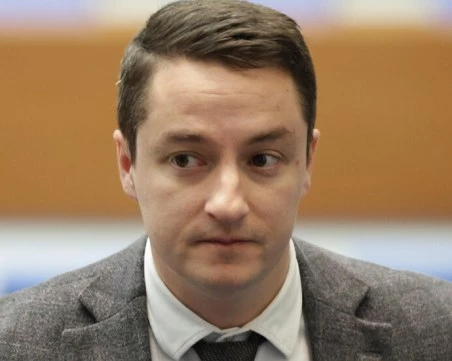 Отнеха книжката на Явор Божанков