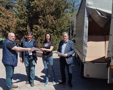 Започна раздаването на параваните за гласуване на общините от Пловдивска област