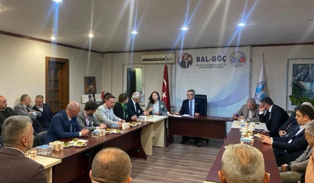 Костадин Костадинов: Демерджиев с турски агенти в Турция, българското знаме липсва