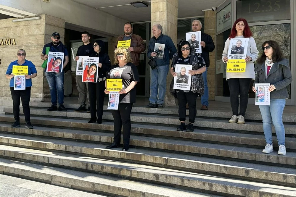 Майката на загиналия Бакалски пред съда в Пловдив: 4 години протакане - това е гавра с паметтта на сина ми