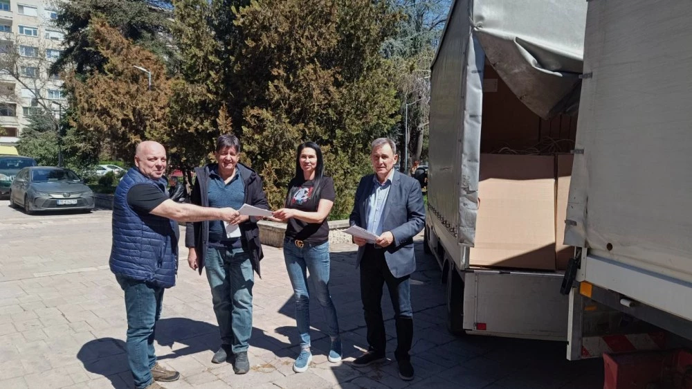 Започна раздаването на параваните за гласуване на общините от Пловдивска област