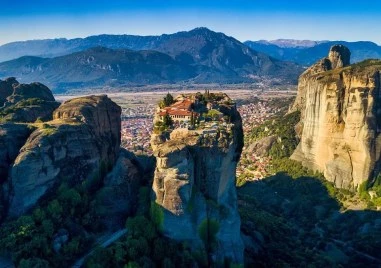 Жена загина след падане от скала в Метеора