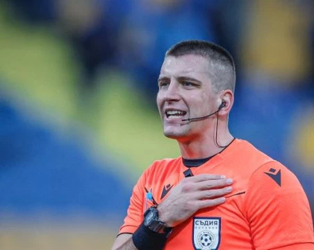 Перничанин ще свири дербито Ботев - Локо