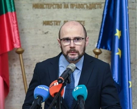 Правосъдният министър поиска дисциплинарно производство срещу Емилия Русинова