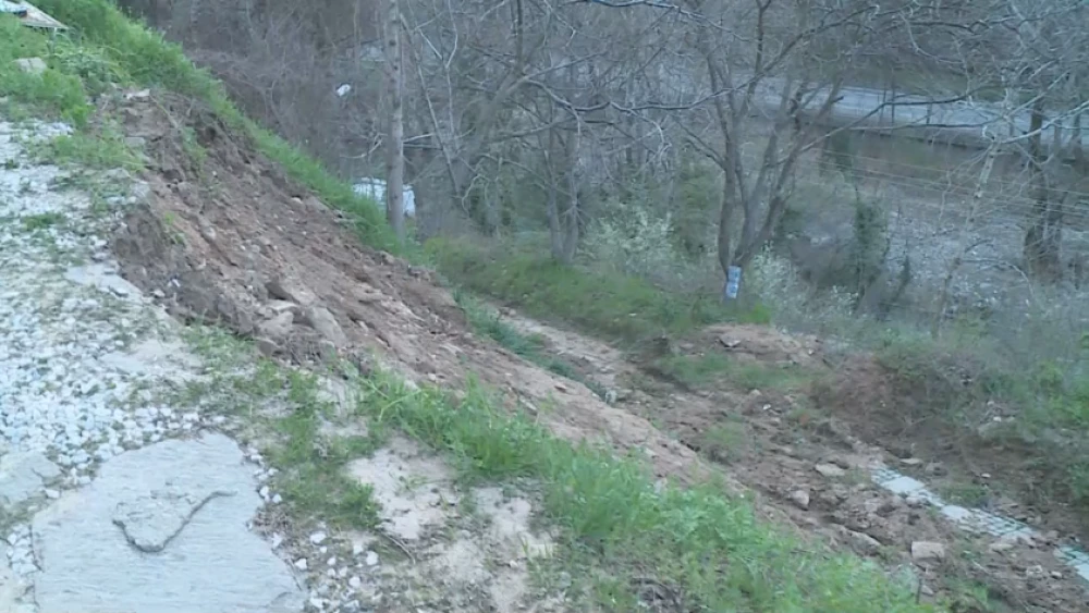 В Бачково се опасяват от активизиране на нови свлачища в следващите дни
