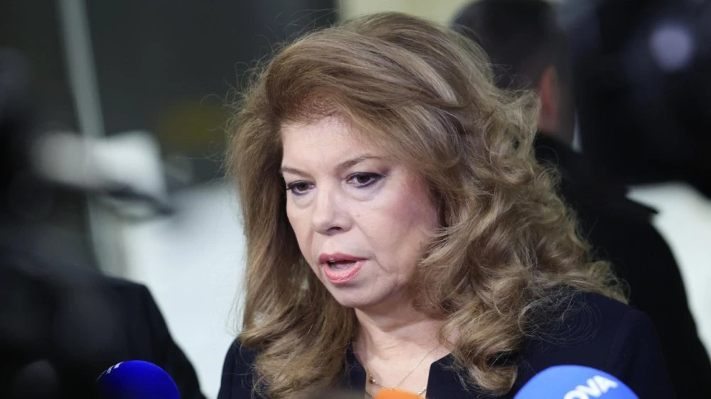 Йотова за напрежението в Близкия изток: Диалог, а не заплахи, мир, а не война